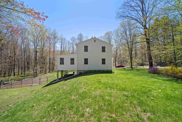 15 Earle Drive, Lee, NH 03861
