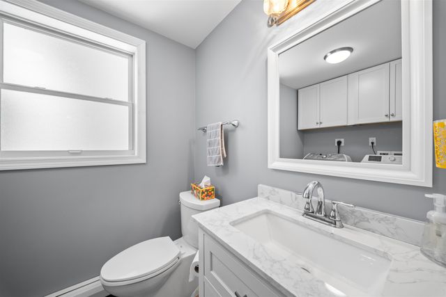 15 Earle Drive, Lee, NH 03861