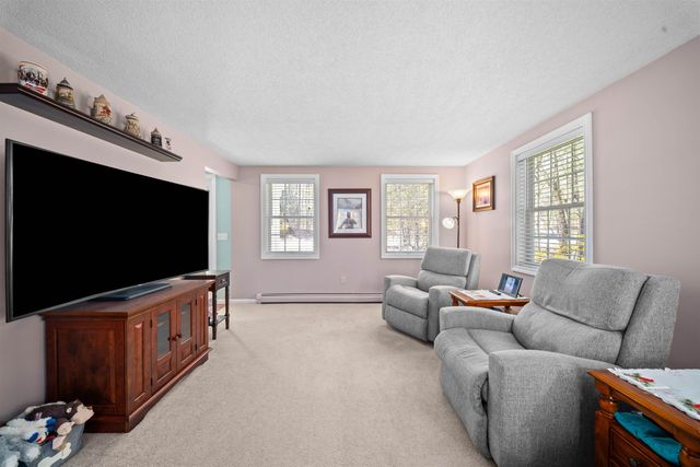 15 Earle Drive, Lee, NH 03861