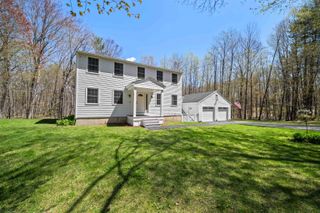15 Earle Drive, Lee, NH 03861