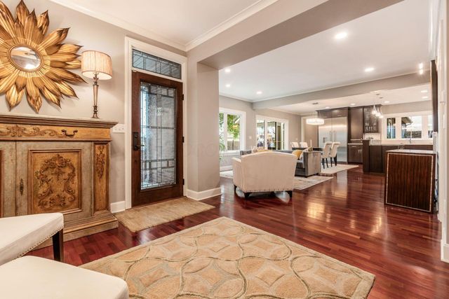 487 E Beck Street, Columbus, OH 43206