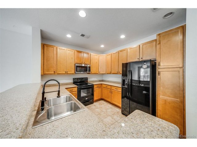 1753 S Buchanan Cir, Aurora, CO 80018