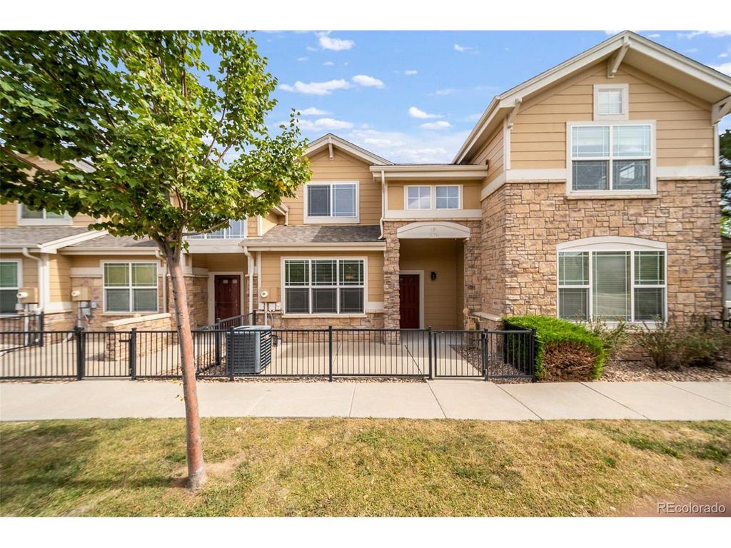 1753 S Buchanan Cir, Aurora, CO 80018