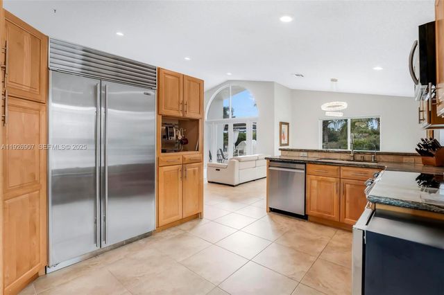 17958 SW 14th St, Pembroke Pines, FL 33029