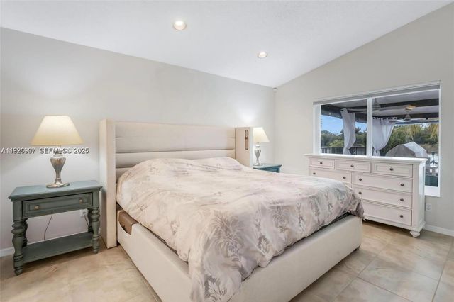 17958 SW 14th St, Pembroke Pines, FL 33029