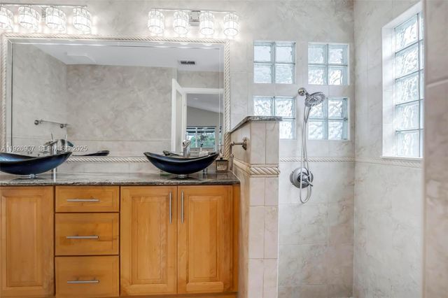 17958 SW 14th St, Pembroke Pines, FL 33029