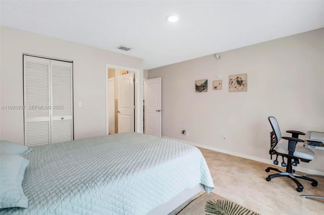 17958 SW 14th St, Pembroke Pines, FL 33029