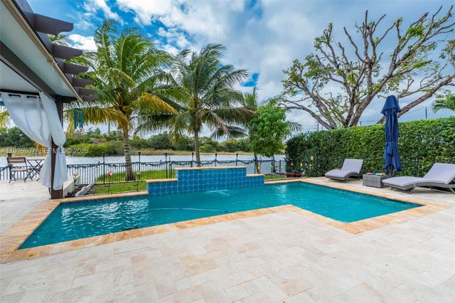 17958 SW 14th St, Pembroke Pines, FL 33029