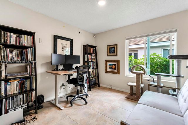 17958 SW 14th St, Pembroke Pines, FL 33029