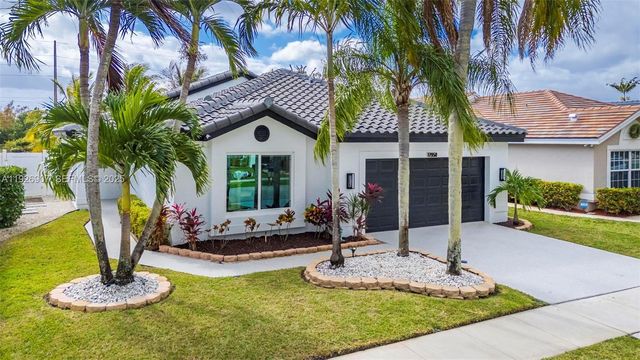 17958 SW 14th St, Pembroke Pines, FL 33029