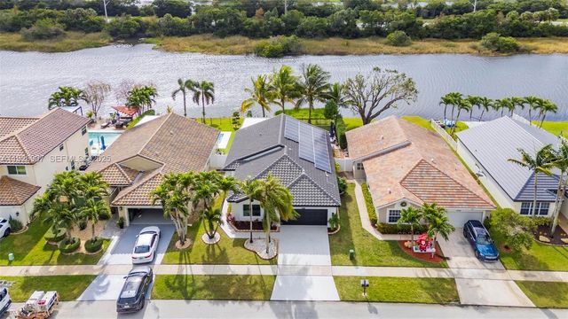 17958 SW 14th St, Pembroke Pines, FL 33029