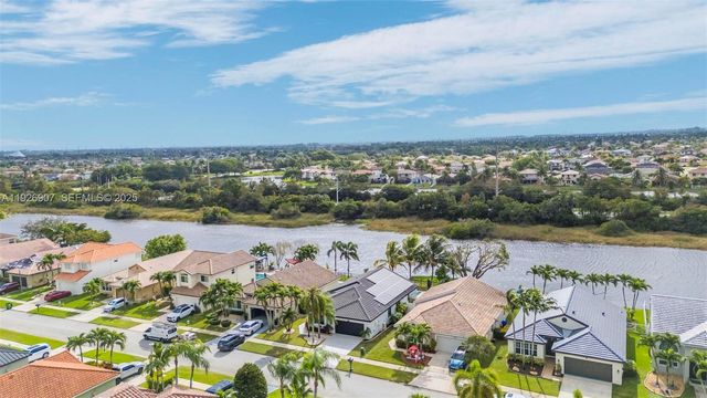 17958 SW 14th St, Pembroke Pines, FL 33029