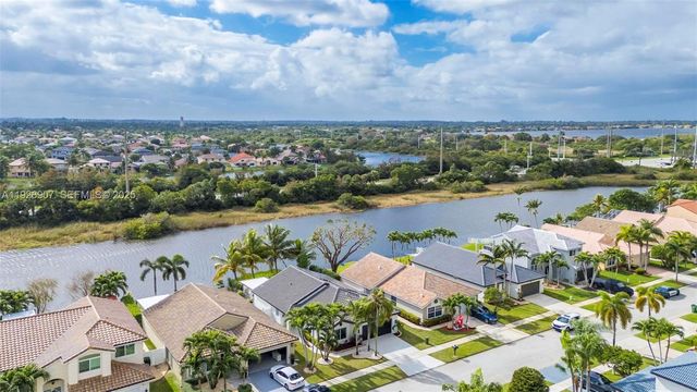 17958 SW 14th St, Pembroke Pines, FL 33029