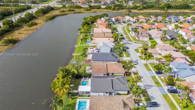 17958 SW 14th St, Pembroke Pines, FL 33029