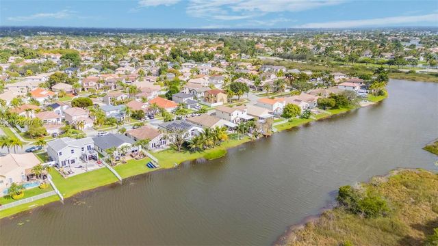 17958 SW 14th St, Pembroke Pines, FL 33029