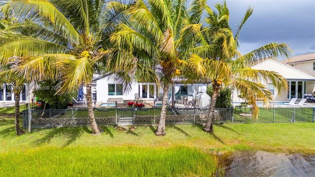 17958 SW 14th St, Pembroke Pines, FL 33029