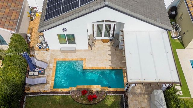 17958 SW 14th St, Pembroke Pines, FL 33029