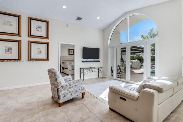 17958 SW 14th St, Pembroke Pines, FL 33029