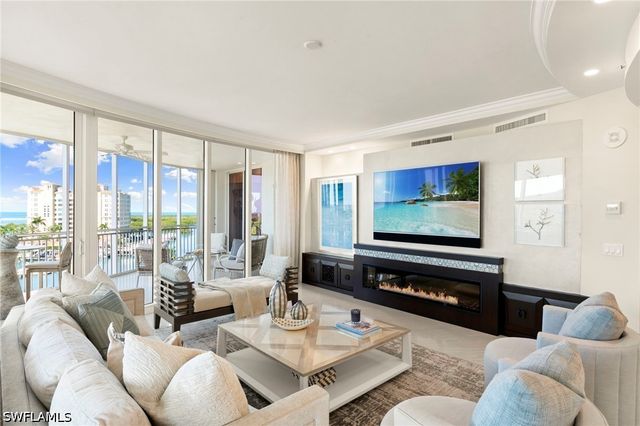 13665 Vanderbilt DR 701, Naples, FL 34110