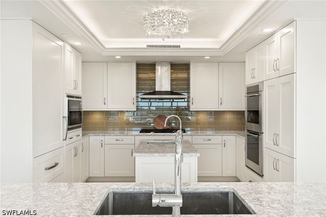 13665 Vanderbilt DR 701, Naples, FL 34110