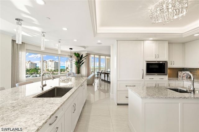 13665 Vanderbilt DR 701, Naples, FL 34110