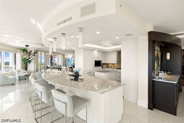 13665 Vanderbilt DR 701, Naples, FL 34110