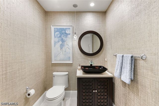 13665 Vanderbilt DR 701, Naples, FL 34110