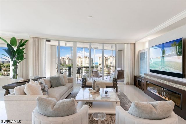 13665 Vanderbilt DR 701, Naples, FL 34110