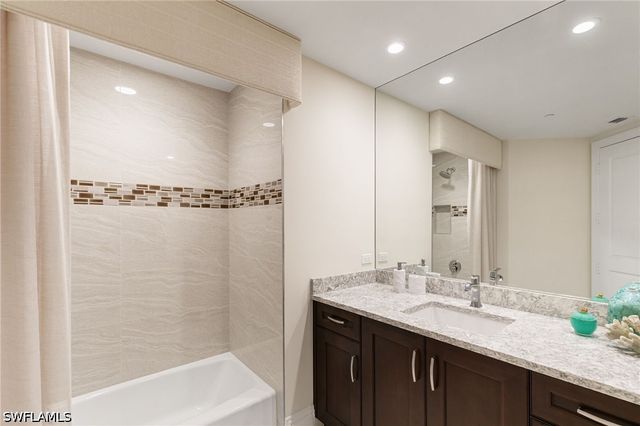 13665 Vanderbilt DR 701, Naples, FL 34110