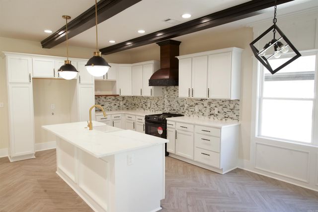 8108 KANIS PINES Drive, Little Rock, AR 72204