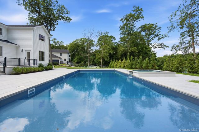 32 Pine Road, Syosset, NY 11791