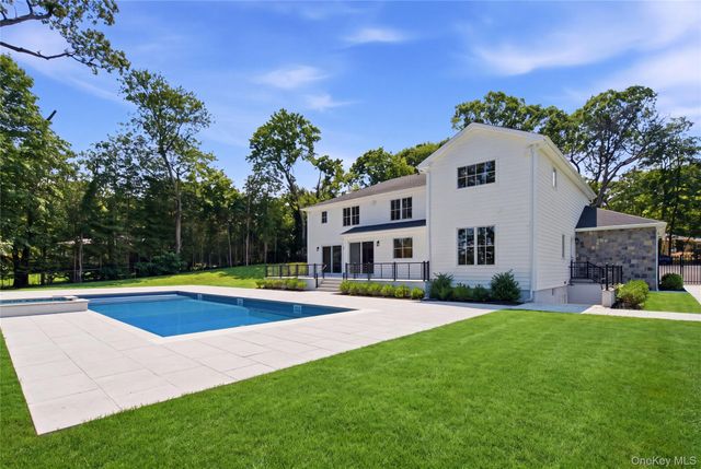 32 Pine Road, Syosset, NY 11791