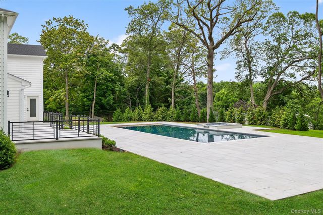 32 Pine Road, Syosset, NY 11791