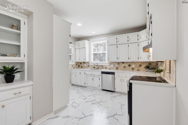 110 PEMBROKE LANE, Wichita Falls, TX 76301