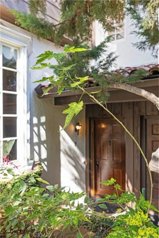 10966 Strathmore 9, Los Angeles, CA 90024