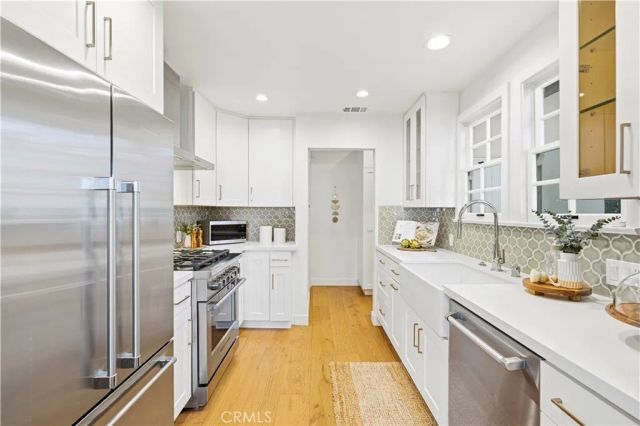 10966 Strathmore 9, Los Angeles, CA 90024