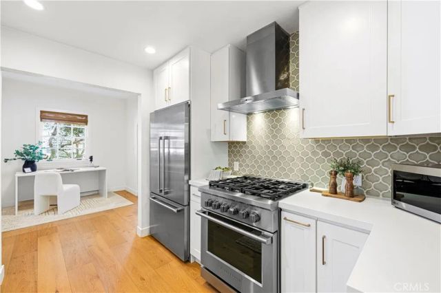 10966 Strathmore 9, Los Angeles, CA 90024