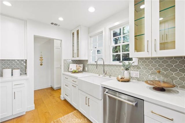 10966 Strathmore 9, Los Angeles, CA 90024