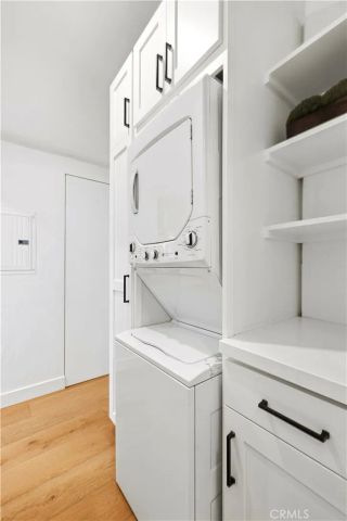 10966 Strathmore 9, Los Angeles, CA 90024