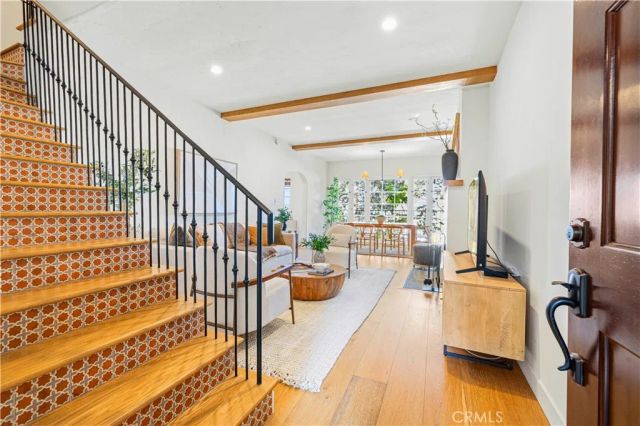 10966 Strathmore 9, Los Angeles, CA 90024