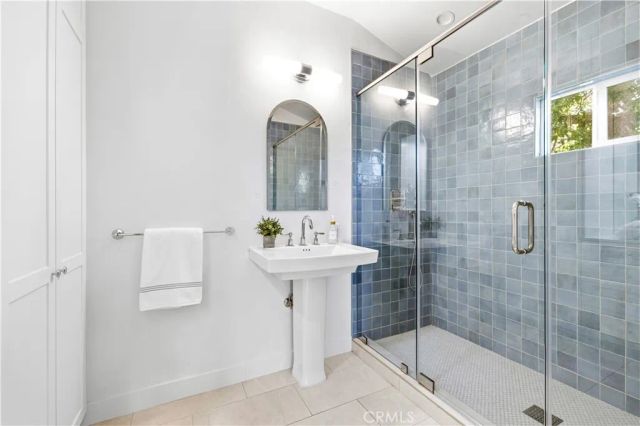 10966 Strathmore 9, Los Angeles, CA 90024