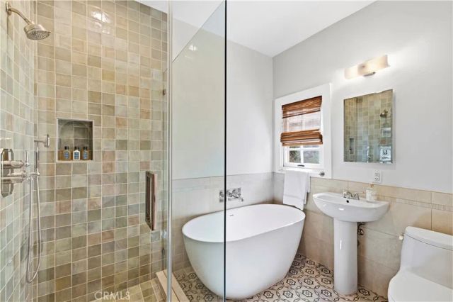 10966 Strathmore 9, Los Angeles, CA 90024