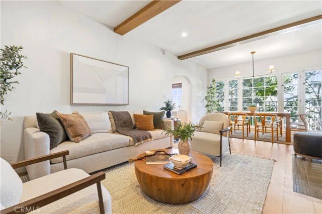 10966 Strathmore 9, Los Angeles, CA 90024