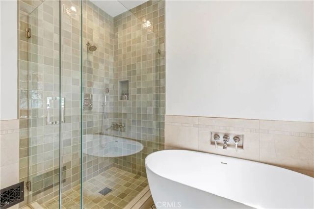 10966 Strathmore 9, Los Angeles, CA 90024