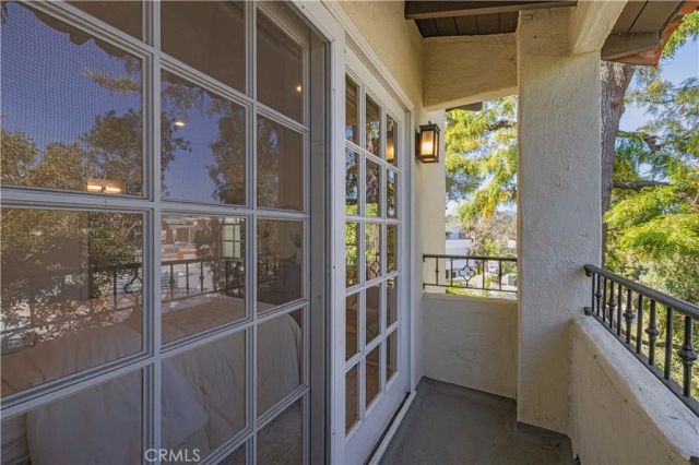 10966 Strathmore 9, Los Angeles, CA 90024