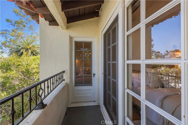 10966 Strathmore 9, Los Angeles, CA 90024