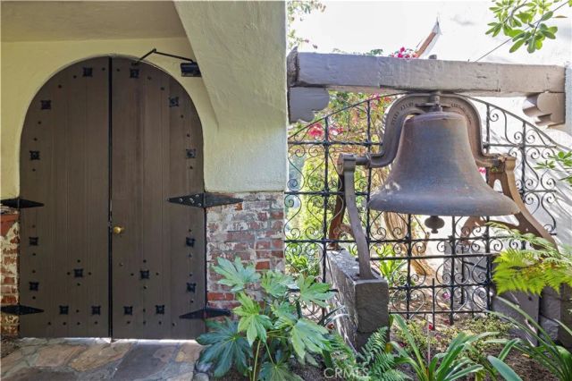 10966 Strathmore 9, Los Angeles, CA 90024