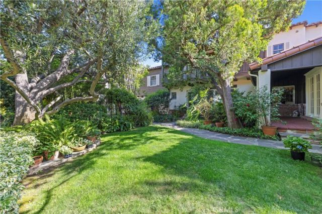 10966 Strathmore 9, Los Angeles, CA 90024