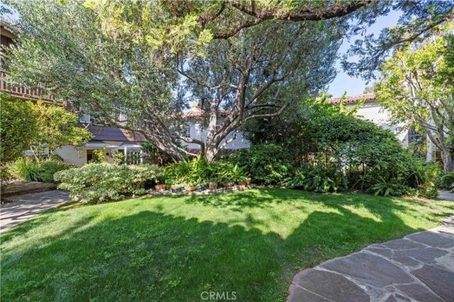 10966 Strathmore 9, Los Angeles, CA 90024