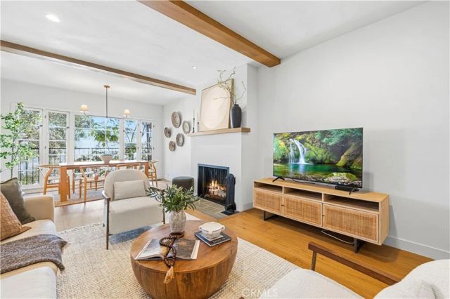 10966 Strathmore 9, Los Angeles, CA 90024